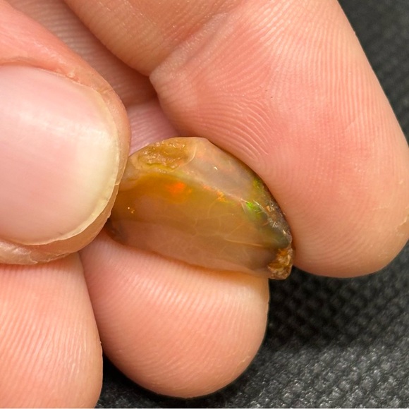 Larva Mexican Fire Opal Specimen Collectible With A Serene Under Scope Pattern - Picture 7 of 16